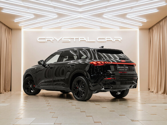 2026 Audi Q5 L III (GU), чёрный, 6295000 рублей - вид 3