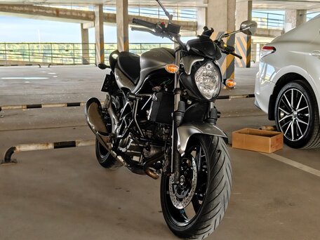 2011 Suzuki SFV 400 Gladius, серый, 400000 рублей, вид 1