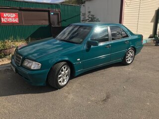 1998 Mercedes-Benz C-Класс 180 I (W202) Рестайлинг, зелёный, 600000 рублей, вид 2
