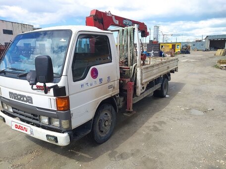 1997 Mazda Titan, белый, 1700000 рублей, вид 2