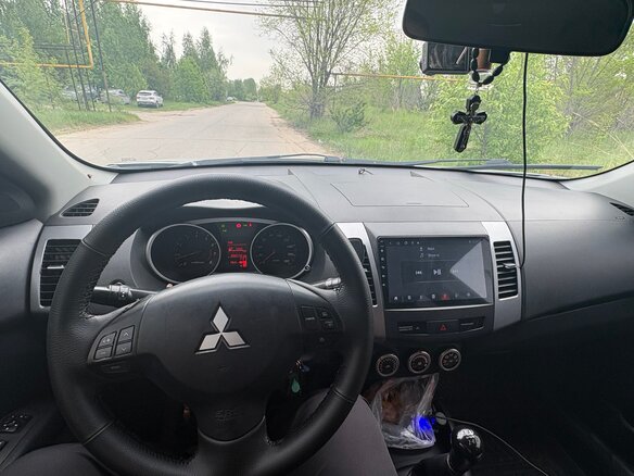 2008 Mitsubishi Outlander II, серебристый, 1100000 рублей - вид 3
