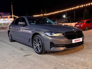2020 BMW 5 серии 530e VII (G30/G31/G38) Рестайлинг, серый, 4750000 рублей, вид 4