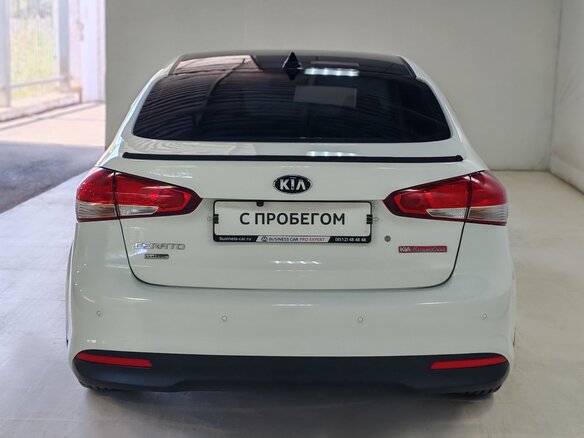 2019 Kia Cerato III Рестайлинг (Classic), белый, 1520000 рублей - вид 6