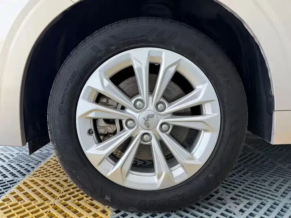 2022 Wuling Jiachen, бежевый, 1282000 рублей - вид 24