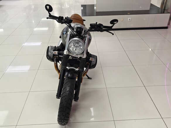 2017 BMW R Nine T Scrambler, серебристый, 1150000 рублей - вид 3