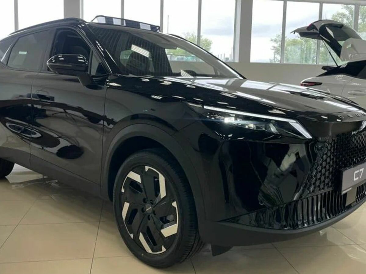 Открыть фотографии: Omoda C7