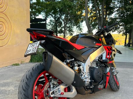 2021 Aprilia Tuono V4, чёрный, 1599000 рублей, вид 3