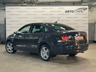 2018 Volkswagen Polo V Рестайлинг, серый, 1189000 рублей, вид 3