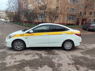 2013 Hyundai Solaris I, белый, 400000 рублей, вид 3