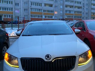2014 Skoda Octavia III (A7), белый, 999999 рублей, вид 2
