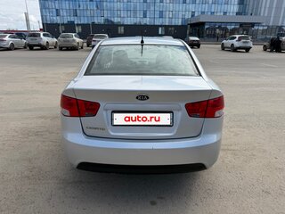 2012 Kia Cerato 6-speed II, серебристый, 920000 рублей, вид 5