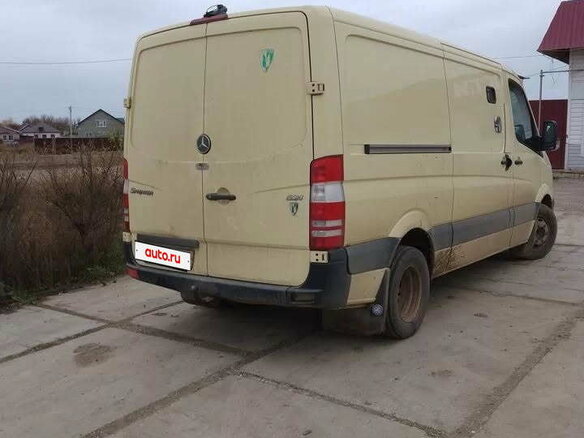 2013 Mercedes-Benz Sprinter, бежевый, 1100000 рублей - вид 2