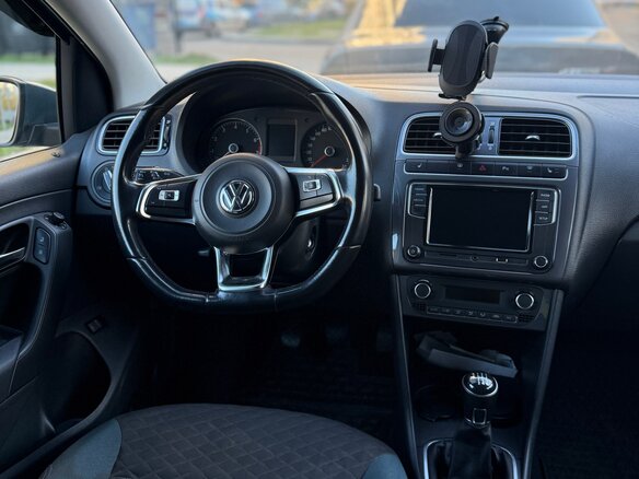 2019 Volkswagen Polo V Рестайлинг, серый, 1220000 рублей - вид 7