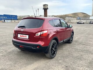 2011 Nissan Qashqai I Рестайлинг, красный, 990000 рублей, вид 4