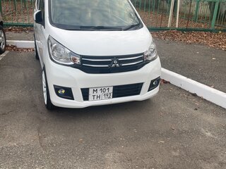 2018 Mitsubishi eK Wagon III Рестайлинг, белый, 770000 рублей, вид 3