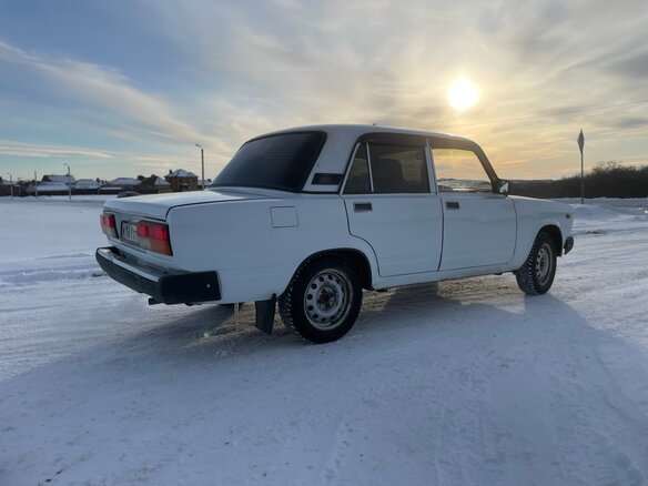 2004 Lada (ВАЗ) 2107, белый, 125000 рублей - вид 5