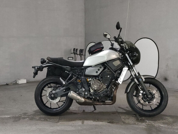 2019 Yamaha XSR700, серебристый, 600000 рублей - вид 2