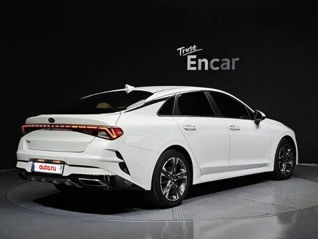 2023 Kia K5 III, белый, 2165000 рублей, вид 4