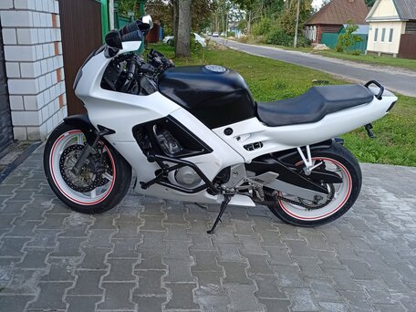 1995 Honda CBR 600F, белый, 310000 рублей, вид 1