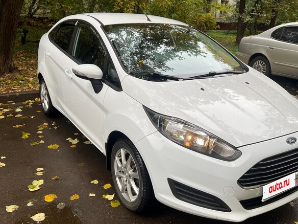 2015 Ford Fiesta Mk6 Рестайлинг, белый, 850000 рублей