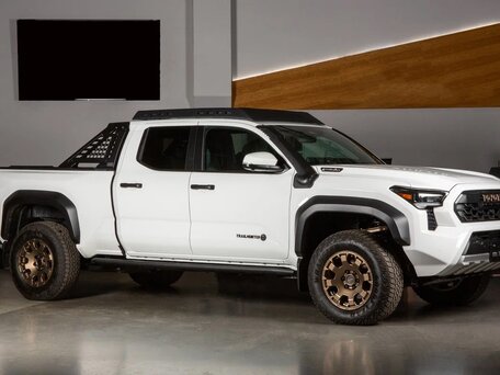 Toyota Tacoma IV