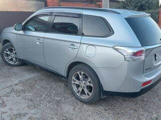 2013 Mitsubishi Outlander III, серебристый, 1300000 рублей, вид 3
