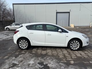 2011 Opel Astra J, белый, 750000 рублей, вид 3