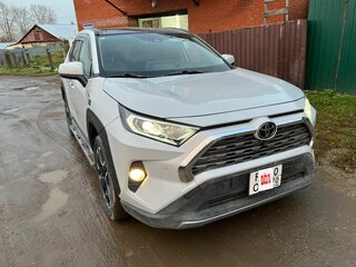 2019 Toyota RAV4 V (XA50), серый, 3900000 рублей, вид 1