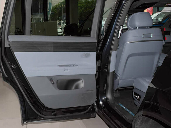 2026 Volkswagen ID.Era 9X 65.2 kWh, чёрный, 12200000 рублей - вид 32