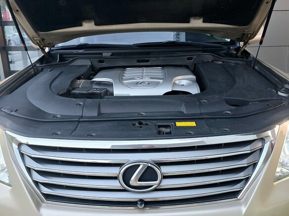 2011 Lexus LX 570 III, золотистый, 4700000 рублей - вид 15