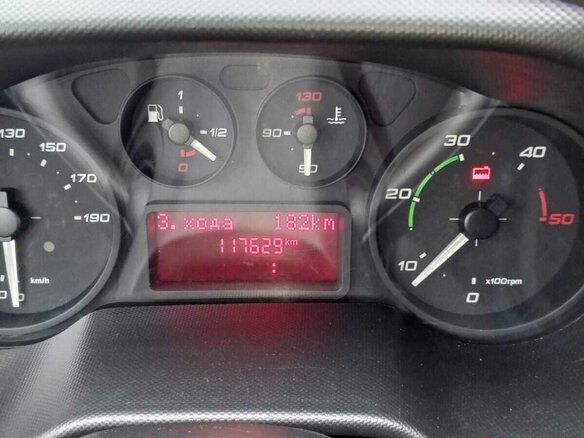 2015 Iveco Daily, белый, 3000000 рублей - вид 3