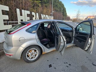 2008 Ford Focus II Рестайлинг, серебристый, 300000 рублей, вид 4
