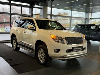 2011 Toyota Land Cruiser Prado 150 Series, белый, 2695000 рублей, вид 3