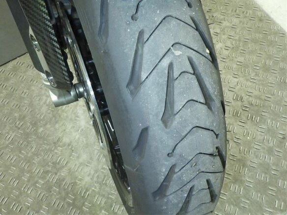 2021 Triumph Speed Triple, чёрный, 1200000 рублей - вид 7