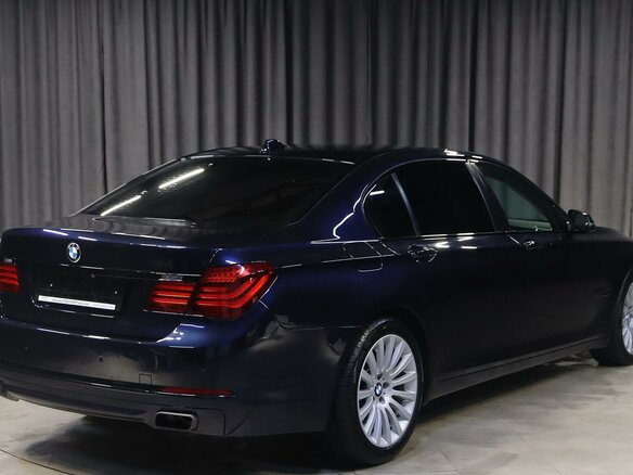 2014 BMW 7 серии Long 740Li xDrive V (F01/F02/F04) Рестайлинг, синий, 1799000 рублей - вид 1