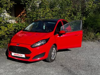 2015 Ford Fiesta Mk6 Рестайлинг, красный, 695000 рублей, вид 1