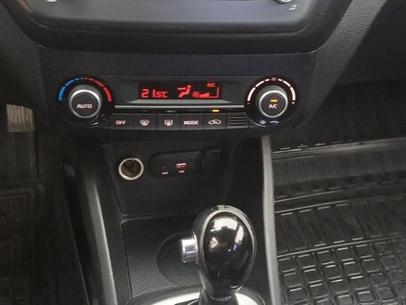 2015 Kia Rio III Рестайлинг, белый, 1158000 рублей, вид 5