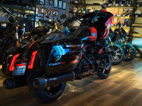 2026 Harley-Davidson CVO Road Glide ST, оранжевый, 6490000 рублей, вид 5