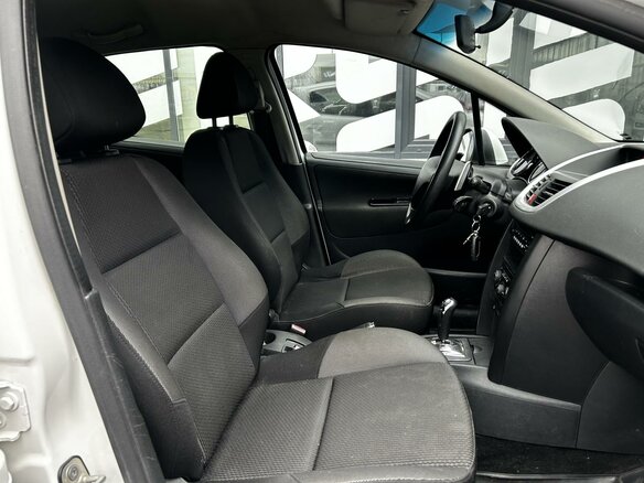 2009 Peugeot 207 I Рестайлинг, белый, 449000 рублей - вид 5