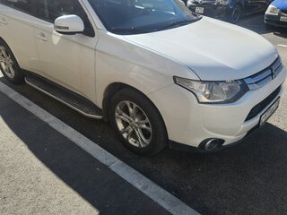 2014 Mitsubishi Outlander III Рестайлинг, белый, 1250000 рублей, вид 3