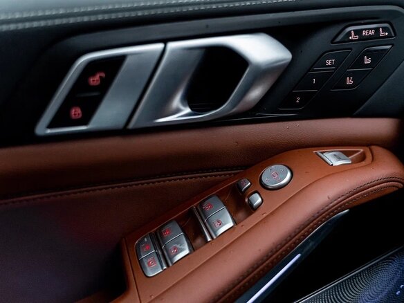 2024 BMW X7 40i I (G07) Рестайлинг, чёрный, 13890000 рублей - вид 22