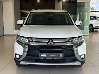 2016 Mitsubishi Outlander III Рестайлинг 2, белый, 2257000 рублей, вид 2