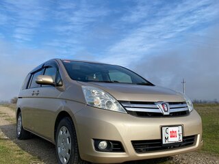 2012 Toyota ISis I Рестайлинг, бежевый, 1390000 рублей, вид 3