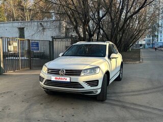 2016 Volkswagen Touareg II Рестайлинг, белый, 2700000 рублей, вид 3