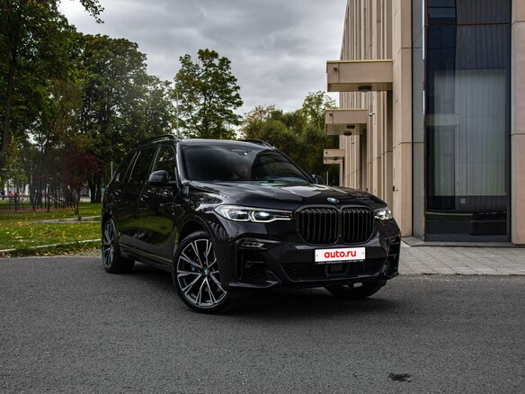 2020 BMW X7 40d I (G07), чёрный - вид 1