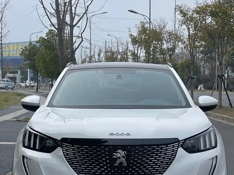 2021 Peugeot 2008 II, белый, 1200000 рублей, вид 3