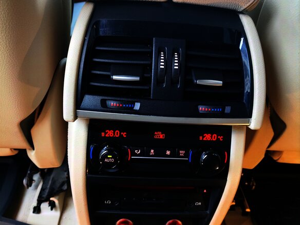 2013 BMW X5 50i III (F15), белый, 3490000 рублей - вид 35