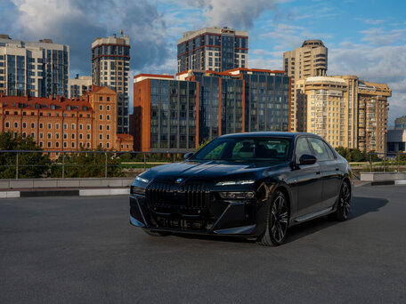 2022 BMW 7 серии 760i xDrive VII (G70), чёрный, 16900000 рублей, вид 1