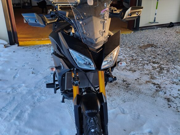 2018 Yamaha MT-09 Tracer (FJ-09), чёрный, 1000000 рублей - вид 7