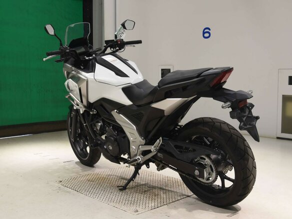 2024 Honda NC 750X, белый - вид 5
